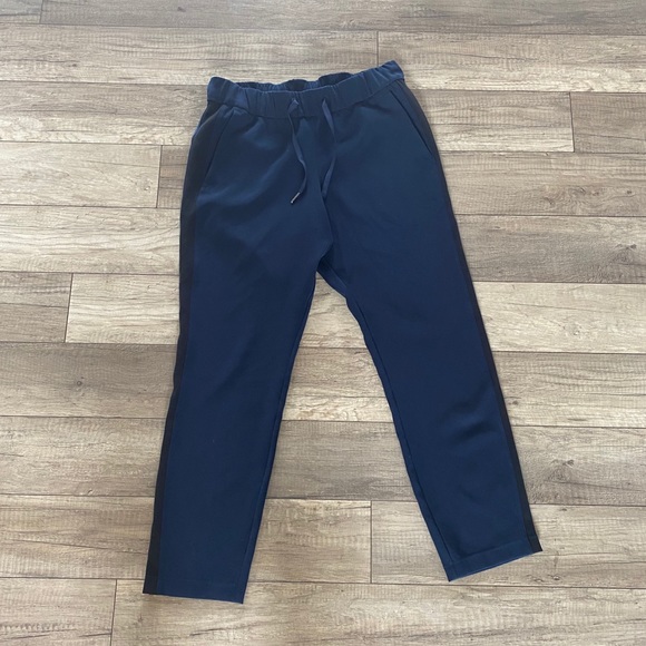 Lululemon On the Fly Woven Track Stripe 7/8 - Picture 3 of 3